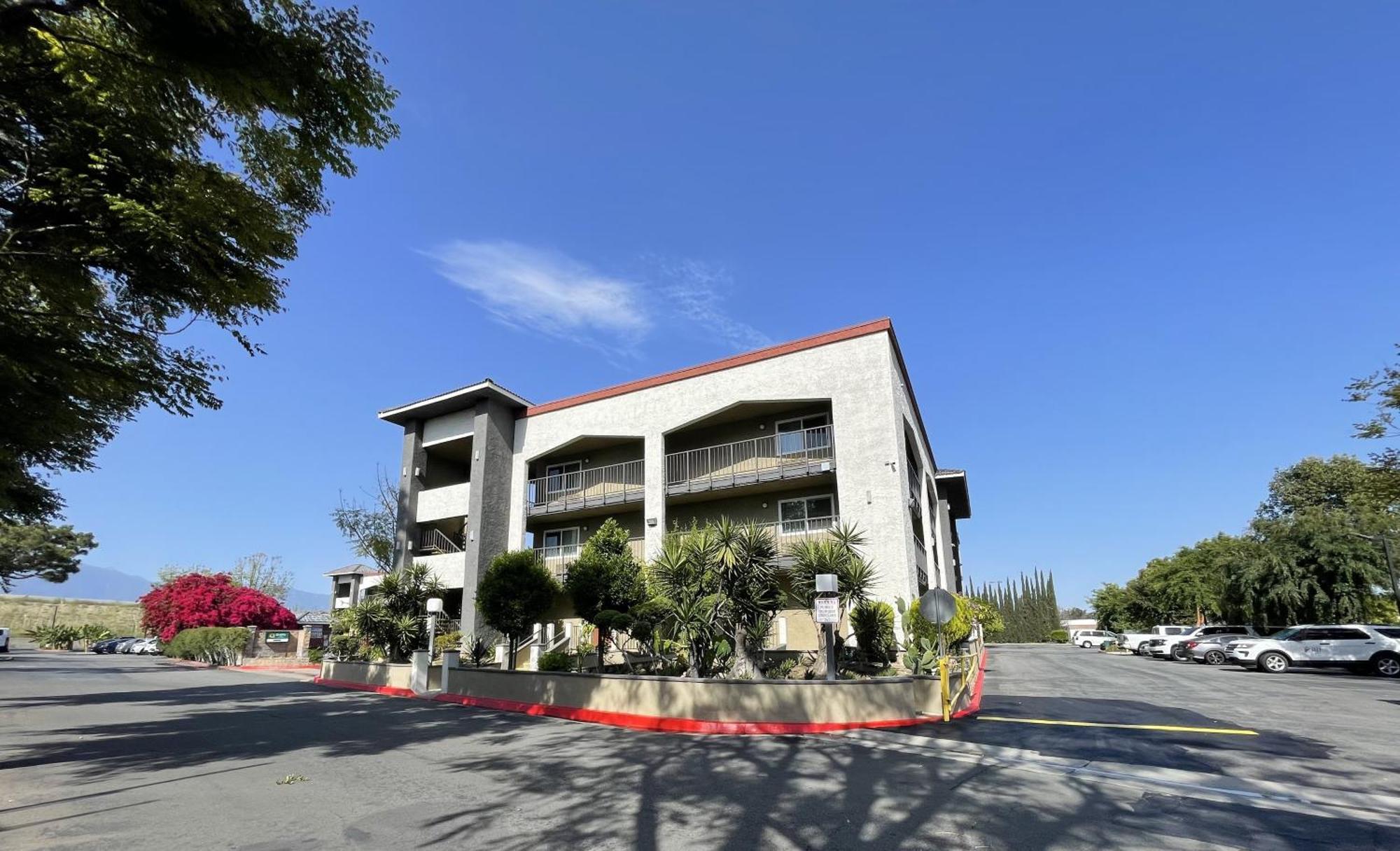 Quality Inn Ontario Airport Convention Center Bagian luar foto
