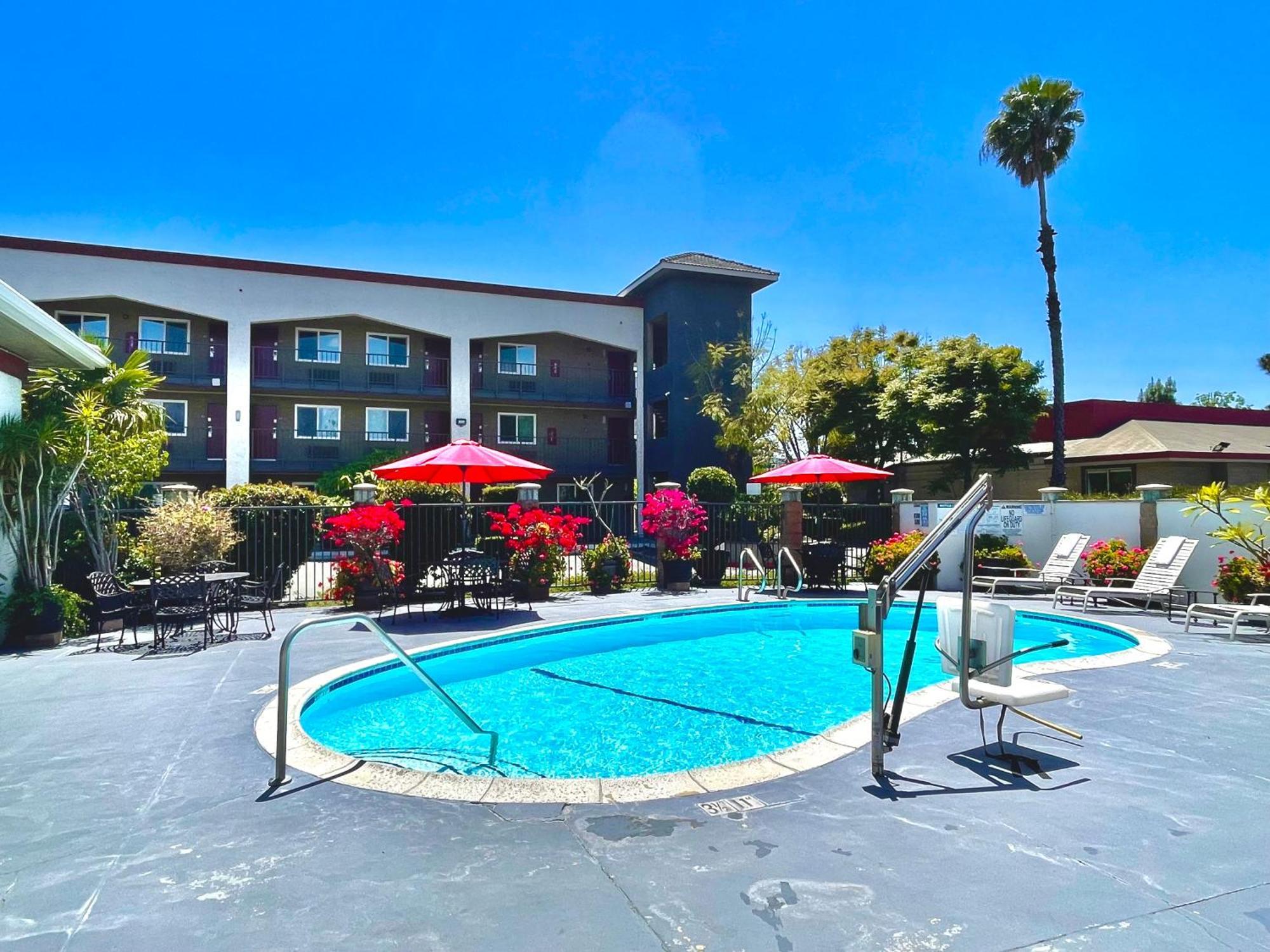 Quality Inn Ontario Airport Convention Center Bagian luar foto