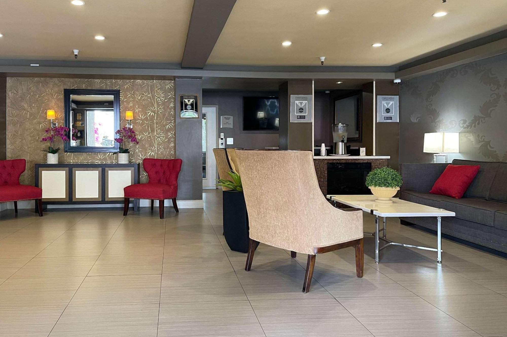 Quality Inn Ontario Airport Convention Center Bagian luar foto