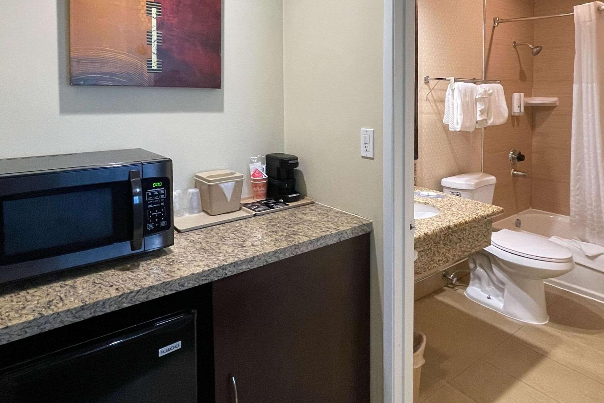 Quality Inn Ontario Airport Convention Center Bagian luar foto