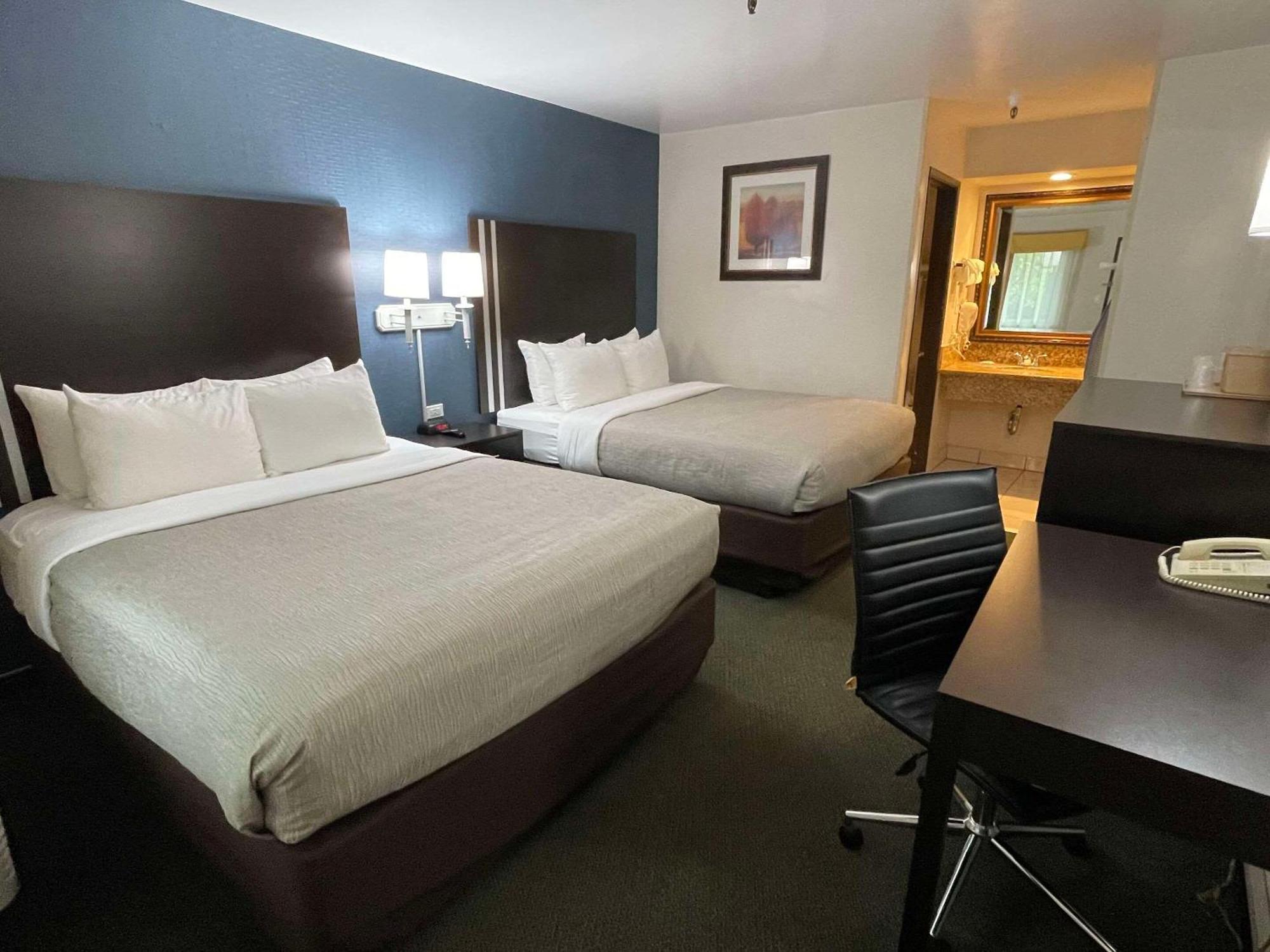 Quality Inn Ontario Airport Convention Center Bagian luar foto