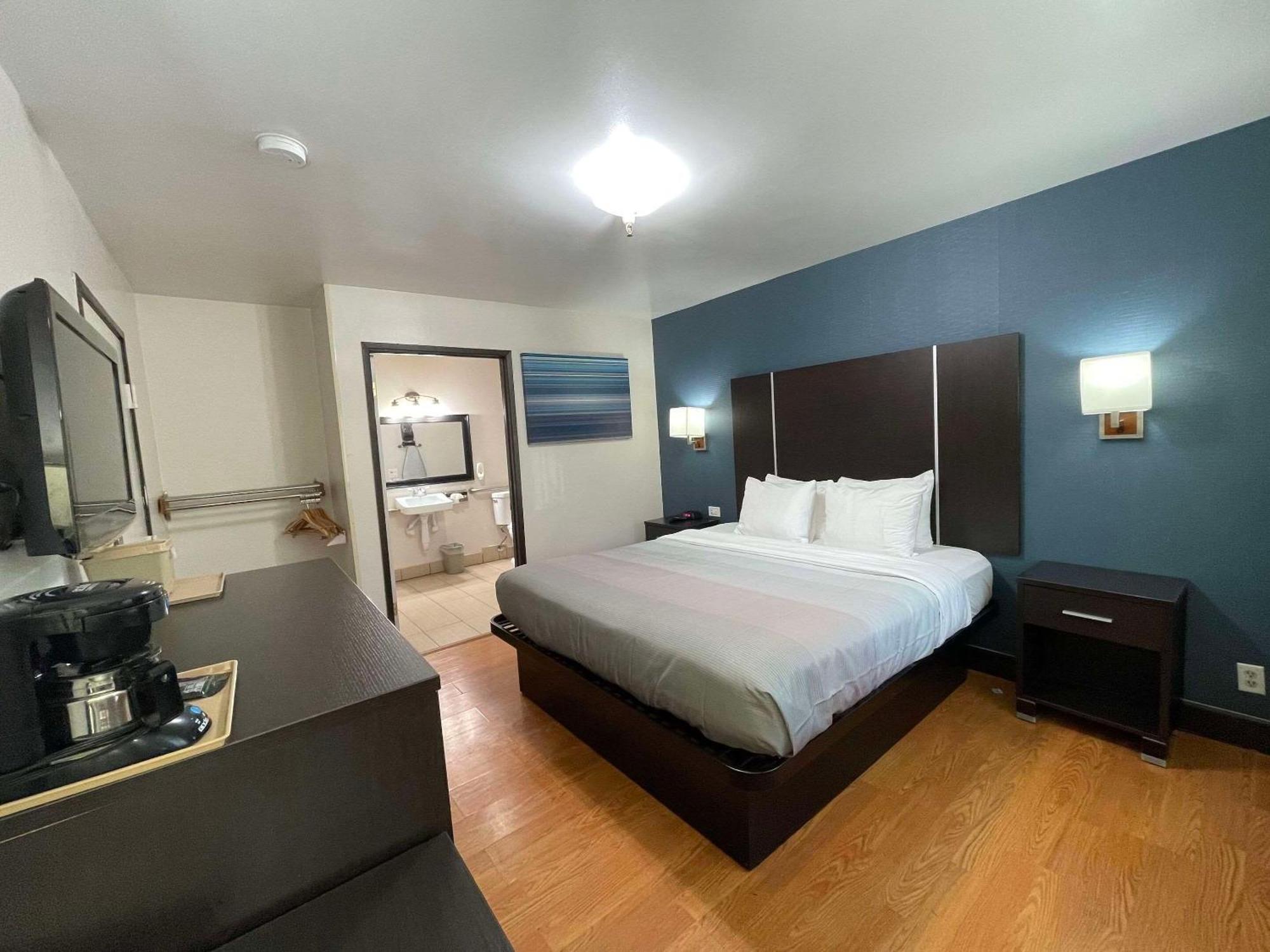 Quality Inn Ontario Airport Convention Center Bagian luar foto